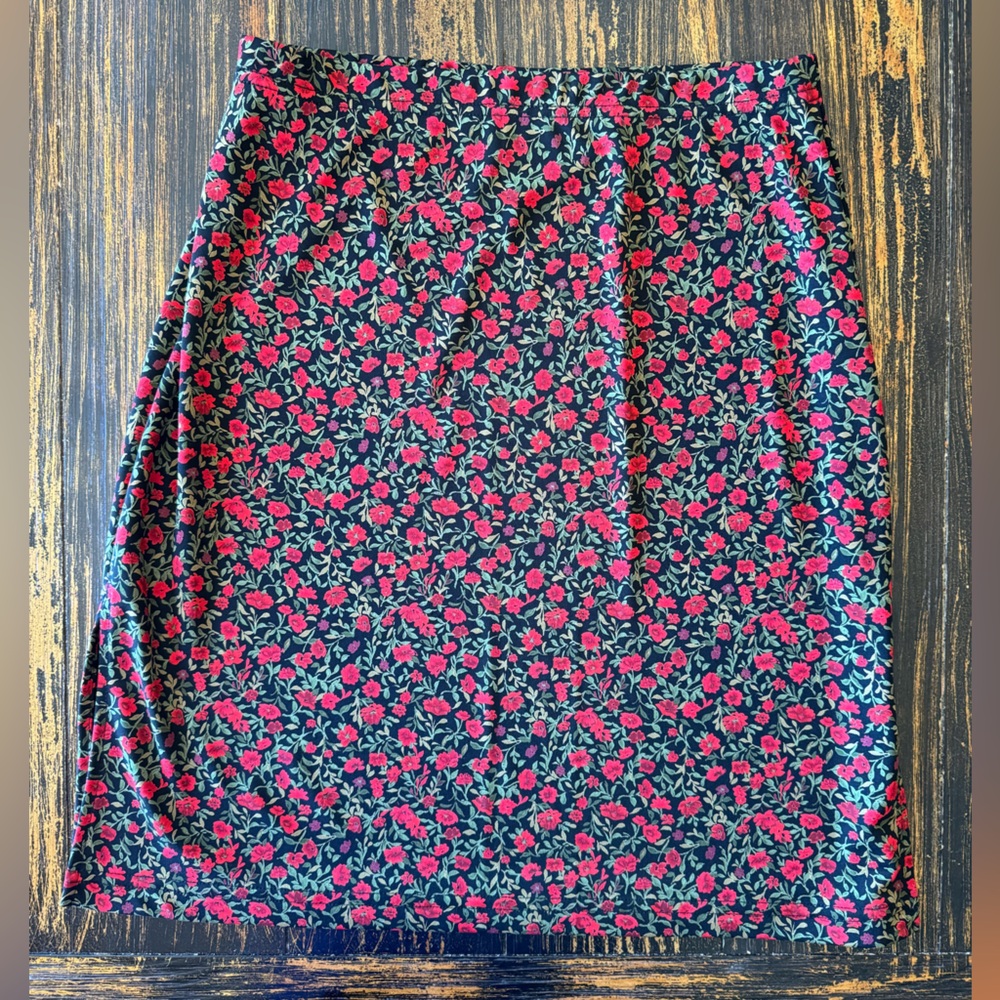 A. Byer California Black with Red Flower Print Skirt - Girl's Size Large